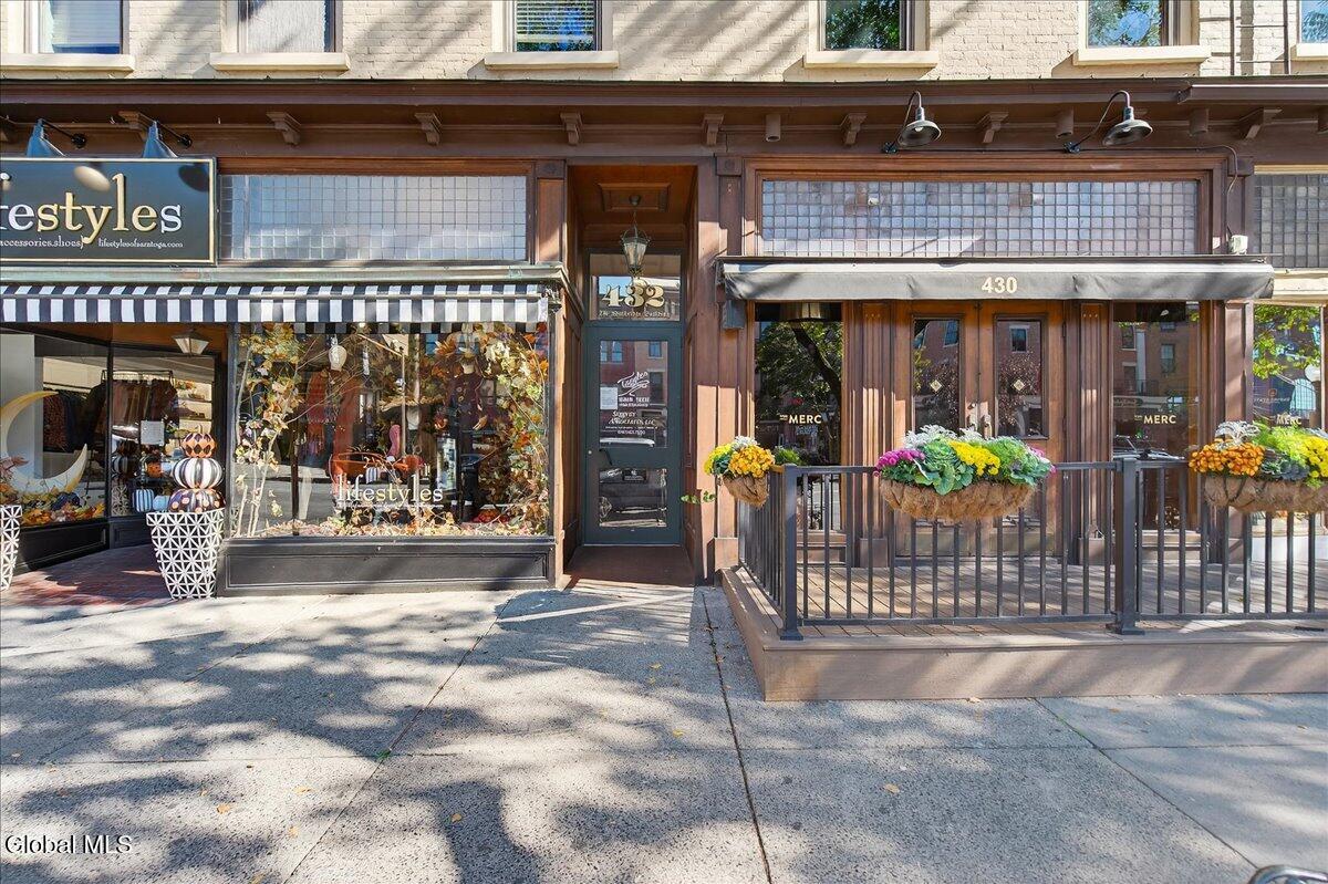 Primary Photo - 432 Broadway