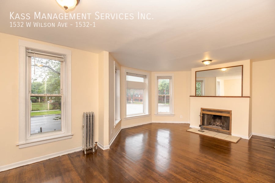 Primary Photo - 1532 W Wilson Ave