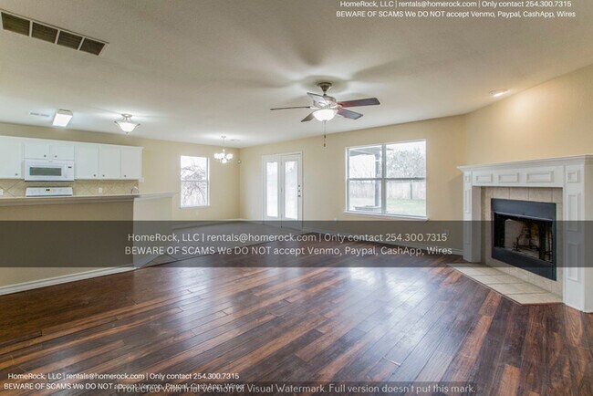 Foto del edificio - 4 Bedroom 2.5 Bath Available NOW