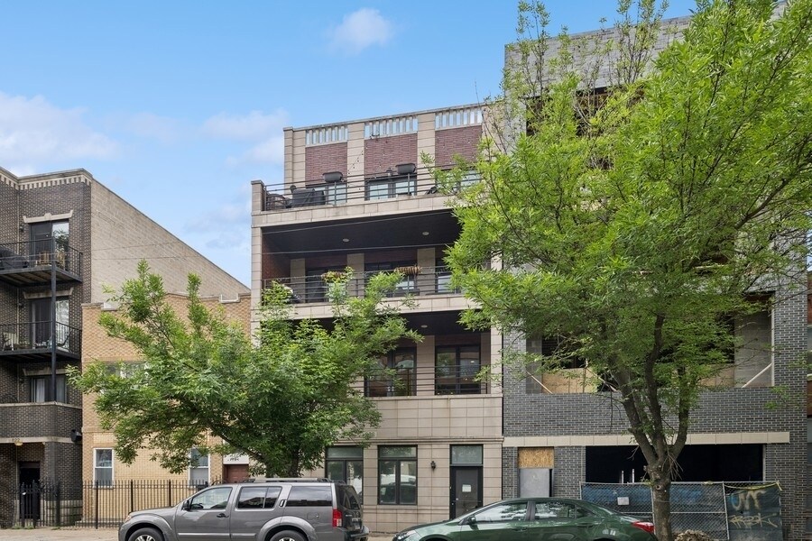 Primary Photo - 828 N California Ave