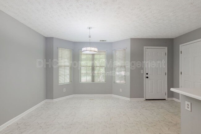 Building Photo - 5625 Strathmoor Manor Cir