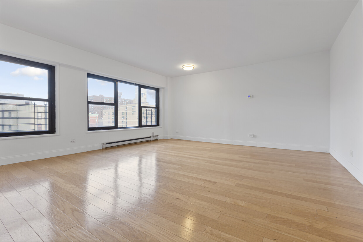 Foto principal - 301 W 130th St