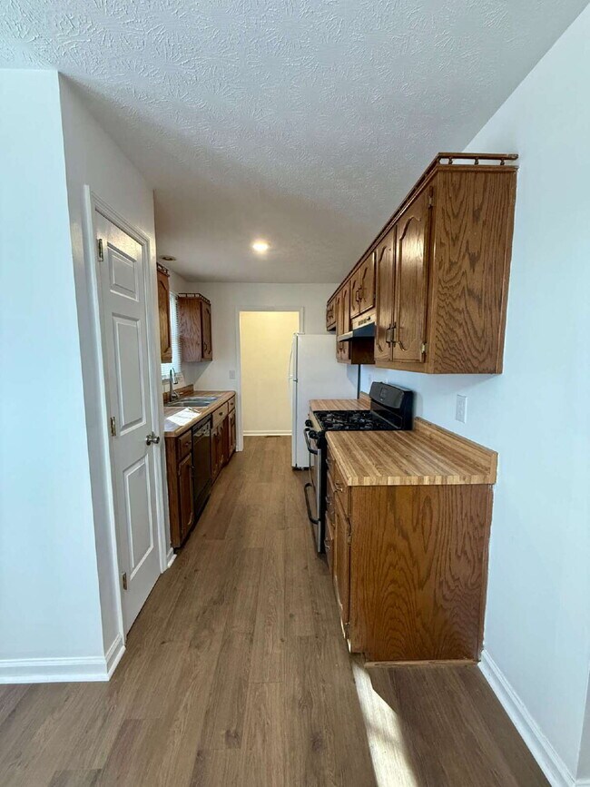 Foto del edificio - 3 Bedroom / 2 Bathroom Home in Springfield