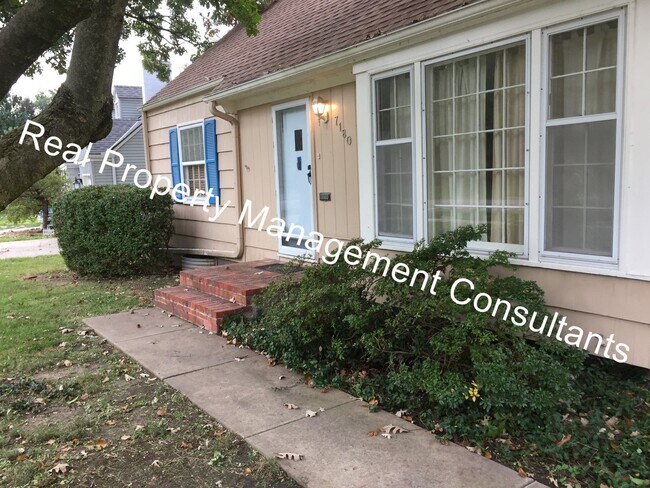 Building Photo - Unique 4-Bed Prairie Village Home