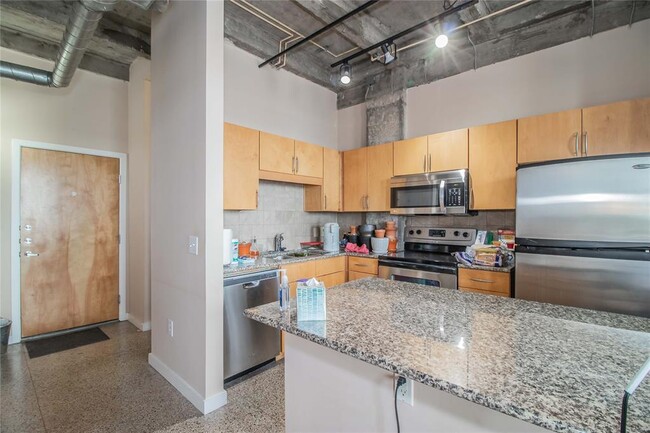 Foto del edificio - 221 W Lancaster Ave