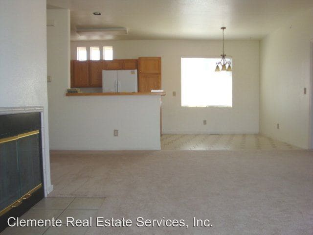 Building Photo - 1673 Courtyard Hts