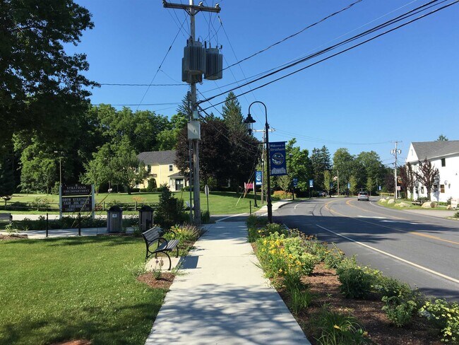 Foto del edificio - 156 Portsmouth Ave
