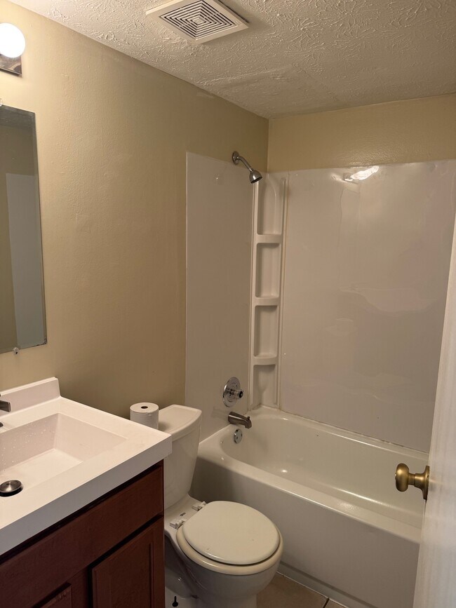 Foto del edificio - 5380 Eastgate Dr