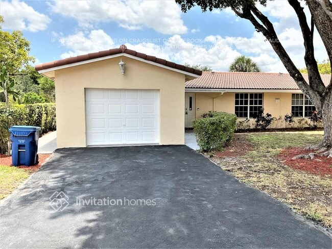 Building Photo - 11600 NW 27th Ct
