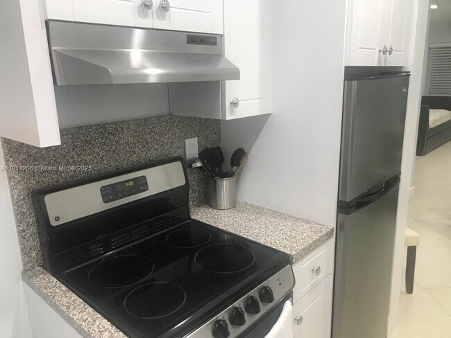 Foto del edificio - 7921 Abbott Ave