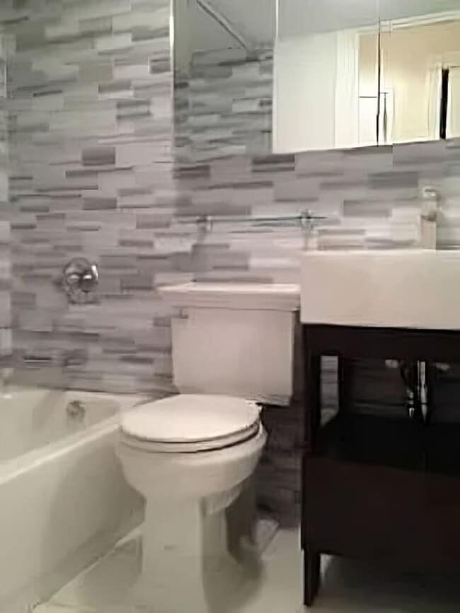 Building Photo - E 105TH ST.