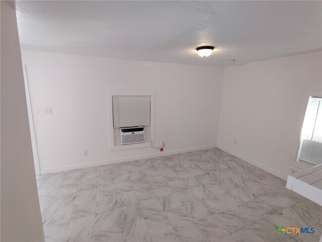 Building Photo - 1309 S 3rd St