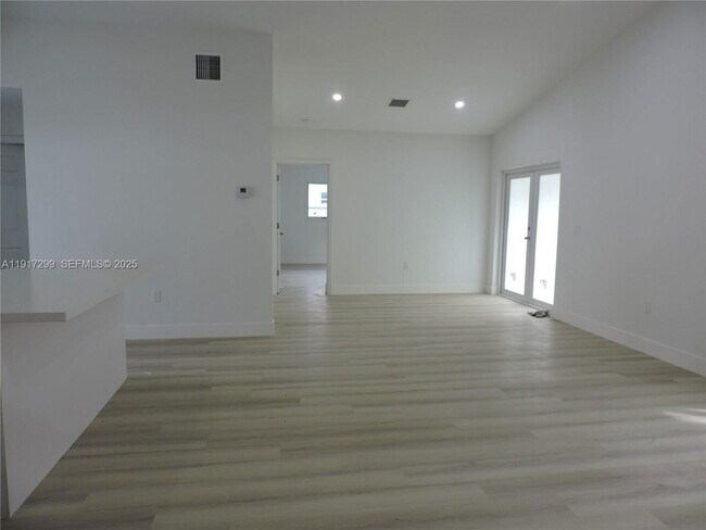 Building Photo - 849 NW 12th St