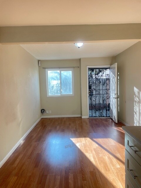 Foto del edificio - 1933 84th Ave