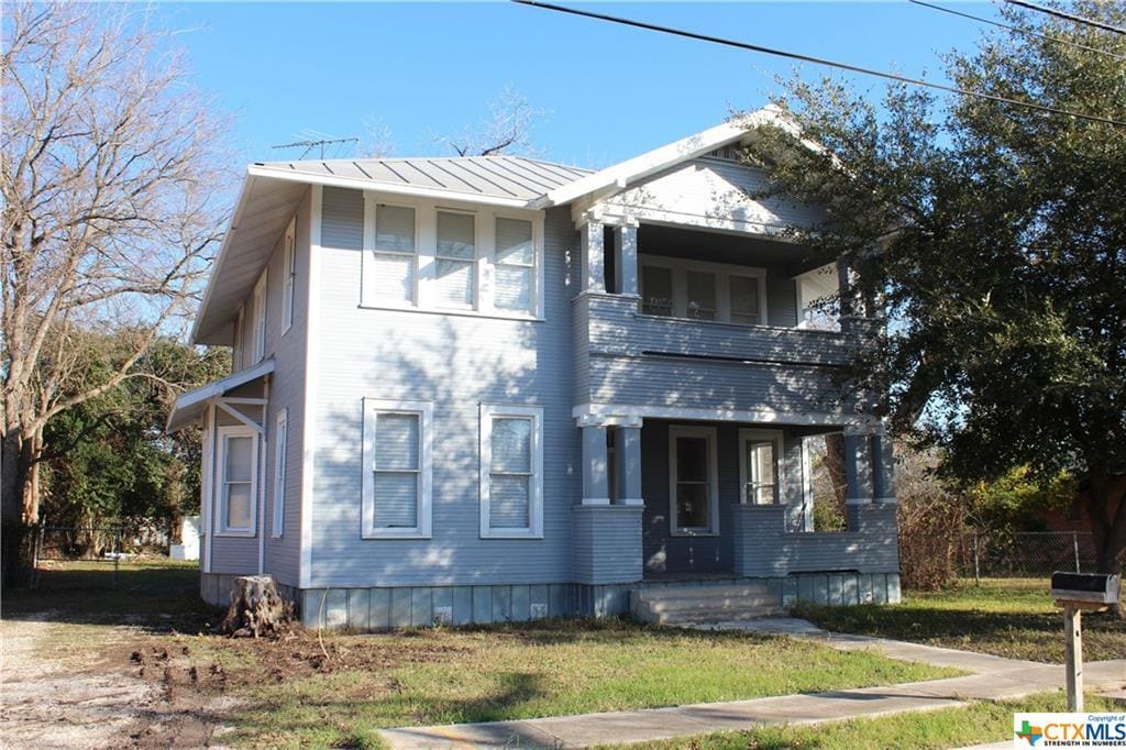 Primary Photo - 210 W College St