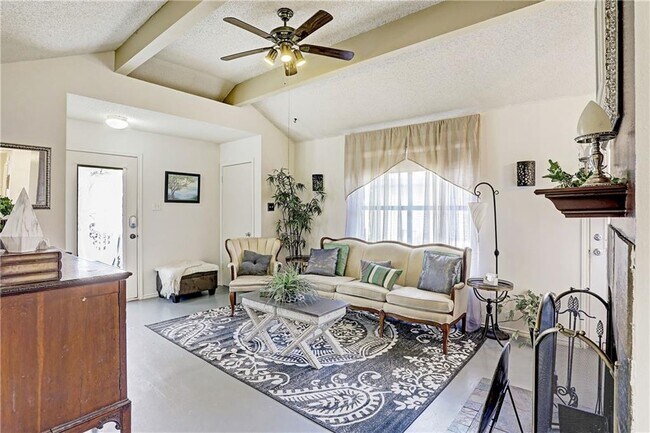 Building Photo - 826 Eagles Way