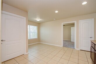 Building Photo - 5521 Malmedy Rd
