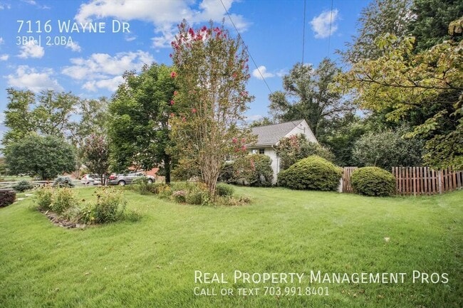Foto del edificio - 7116 Wayne Dr