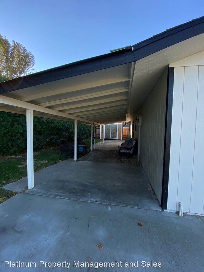 Building Photo - 3 br, 1 bath House - 3016 Sands St