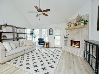 Building Photo - 4109 Moss Hollow Dr