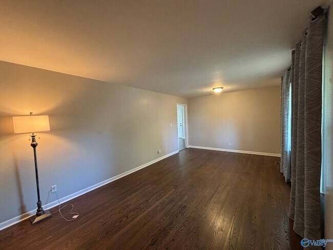 Foto del edificio - 2803 Hester Ln NW