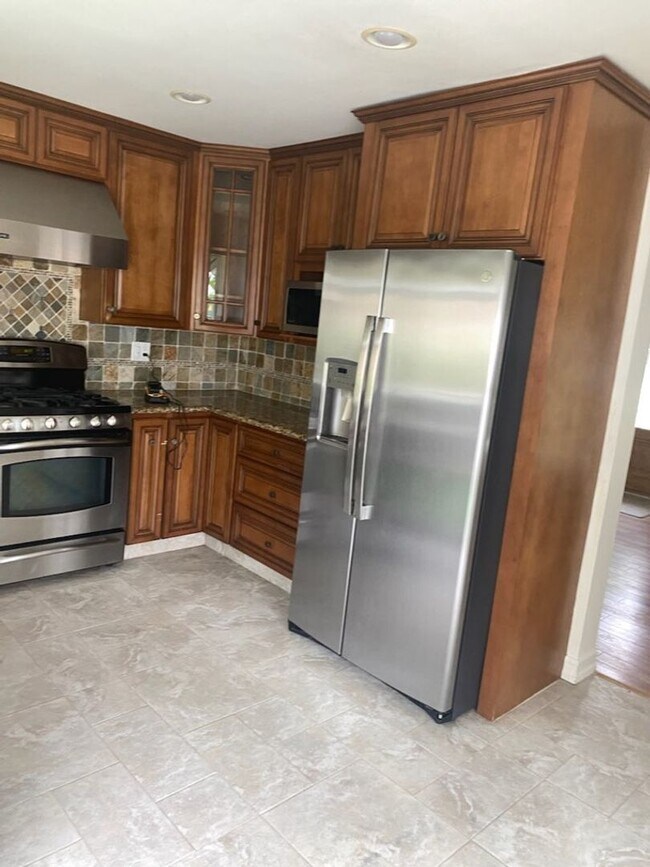 Foto del edificio - SFR for Rent close to the Beach