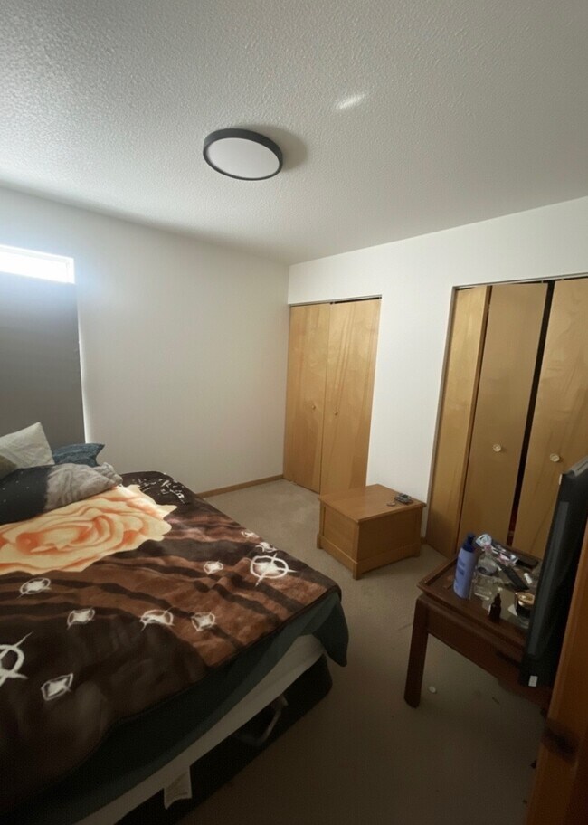 Foto del edificio - 1527 Blake Ave