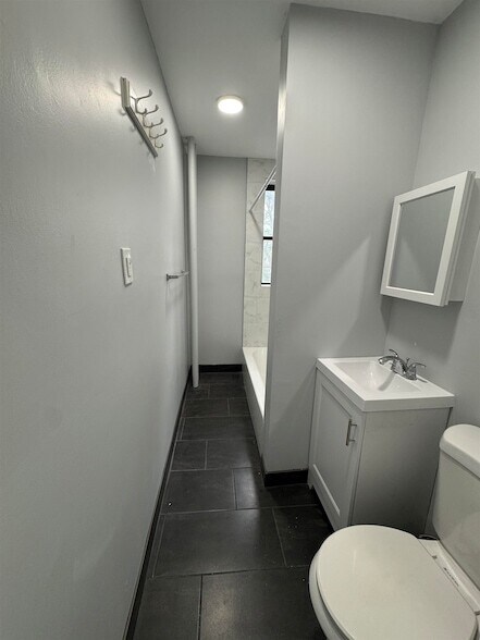Foto del edificio - 117 Corbin Ave