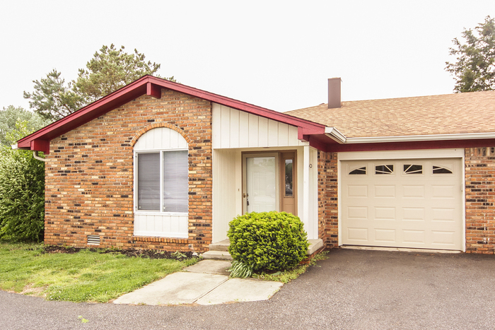 Primary Photo - 3 Bedroom Duplex in Greenwood