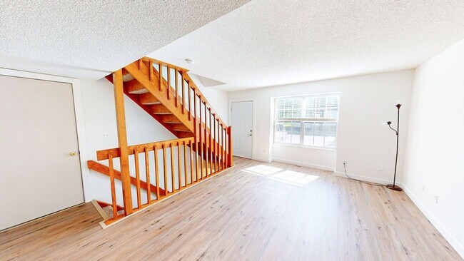 Building Photo - 5127 Singleton Dr