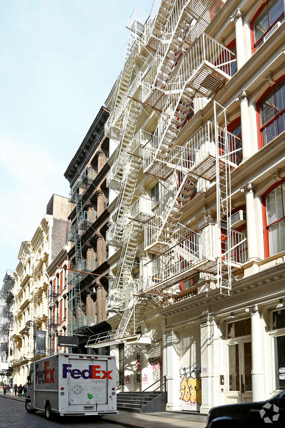 Building Photo - 66 Greene St