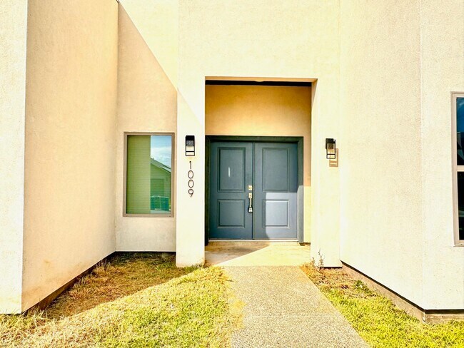 Foto del edificio - 1009 La Muralla St