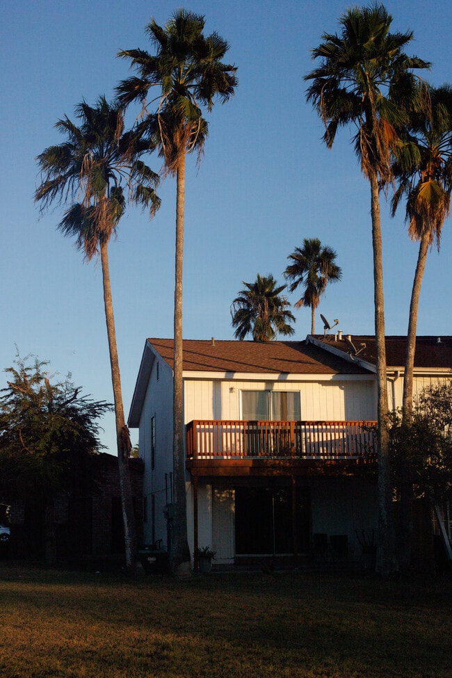 Balcony - 714 Continental Dr