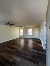 Building Photo - 132 Ballygar St