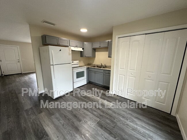 Foto del edificio - 453 Beech Ave
