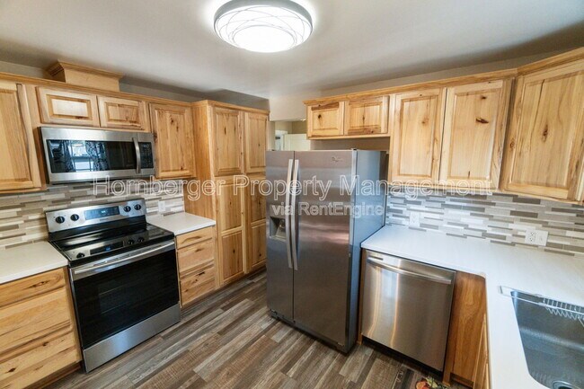 Foto del edificio - 2527 W Walton Ave