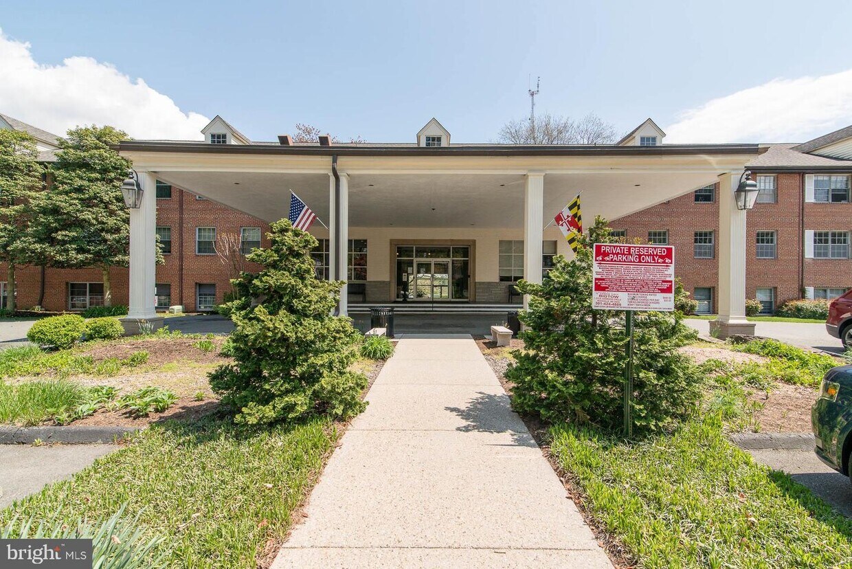 Primary Photo - 5301 Westbard Cir