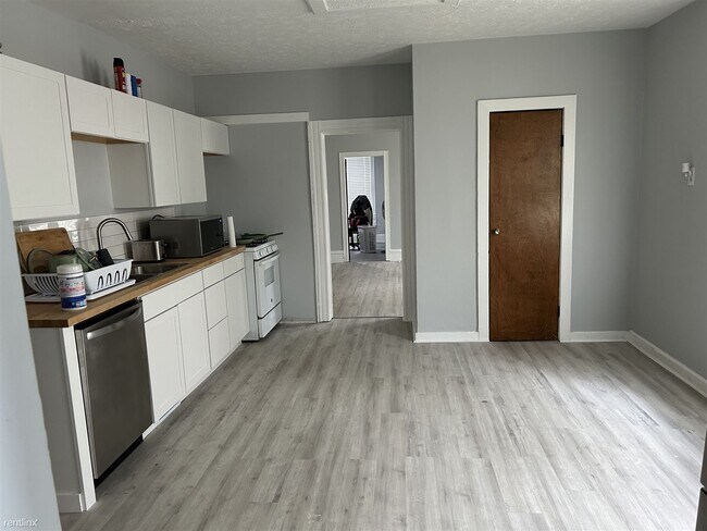 Foto del edificio - 3 br, 1 bath Duplex - 3293 West 31st Stree...