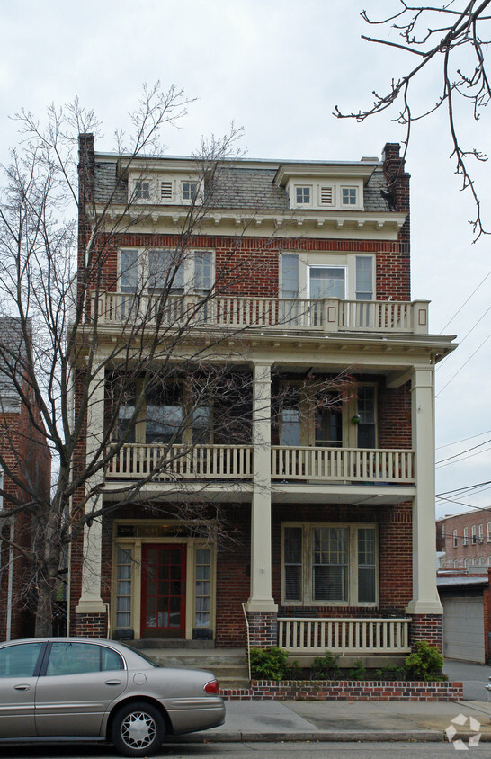 Building Photo - Wellington Apartments