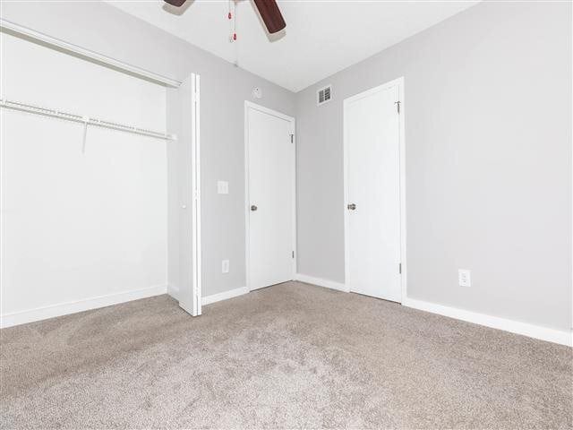 Building Photo - Palm River