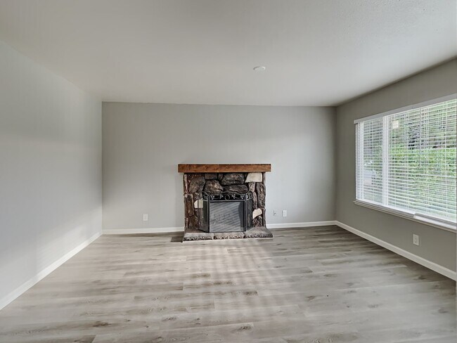 Building Photo - 6716 Donerail Dr