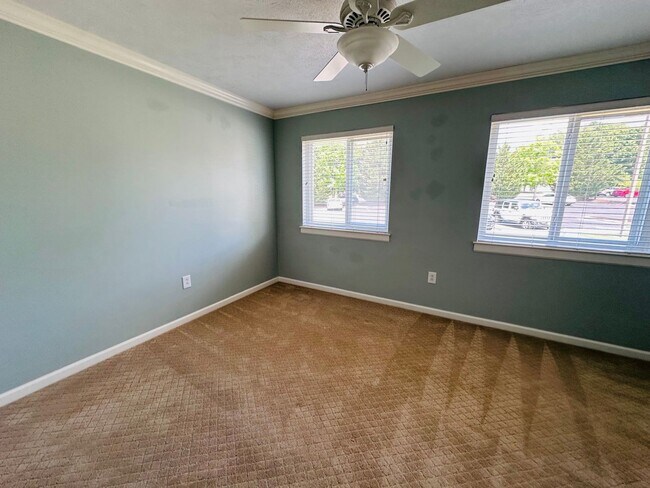 Building Photo - 1 Bedroom, 1 Bath condo