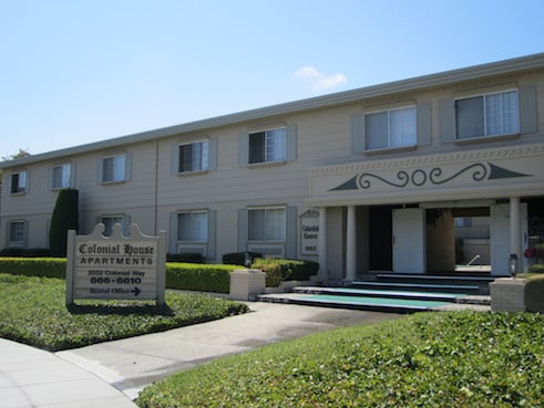 Primary Photo - Colonial House Apartments