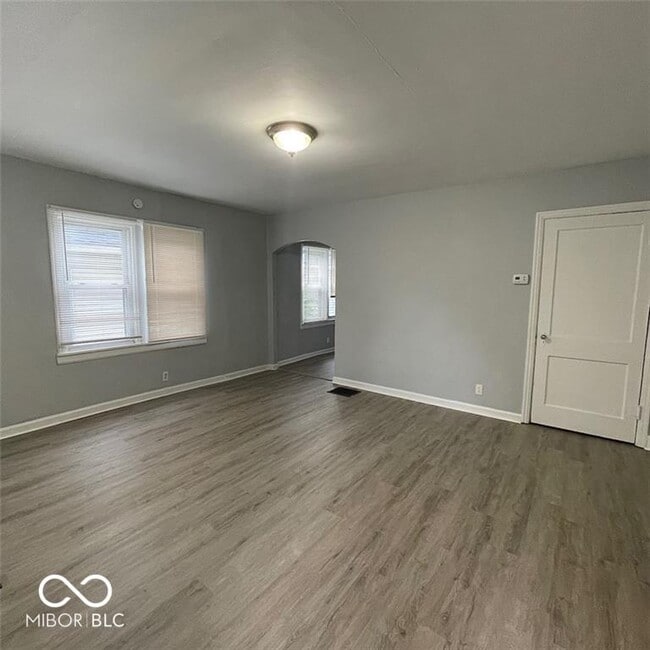 Building Photo - 216 N 6th Ave