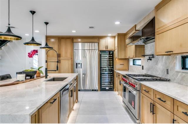 Foto del edificio - 9611 Fallbrook Dr