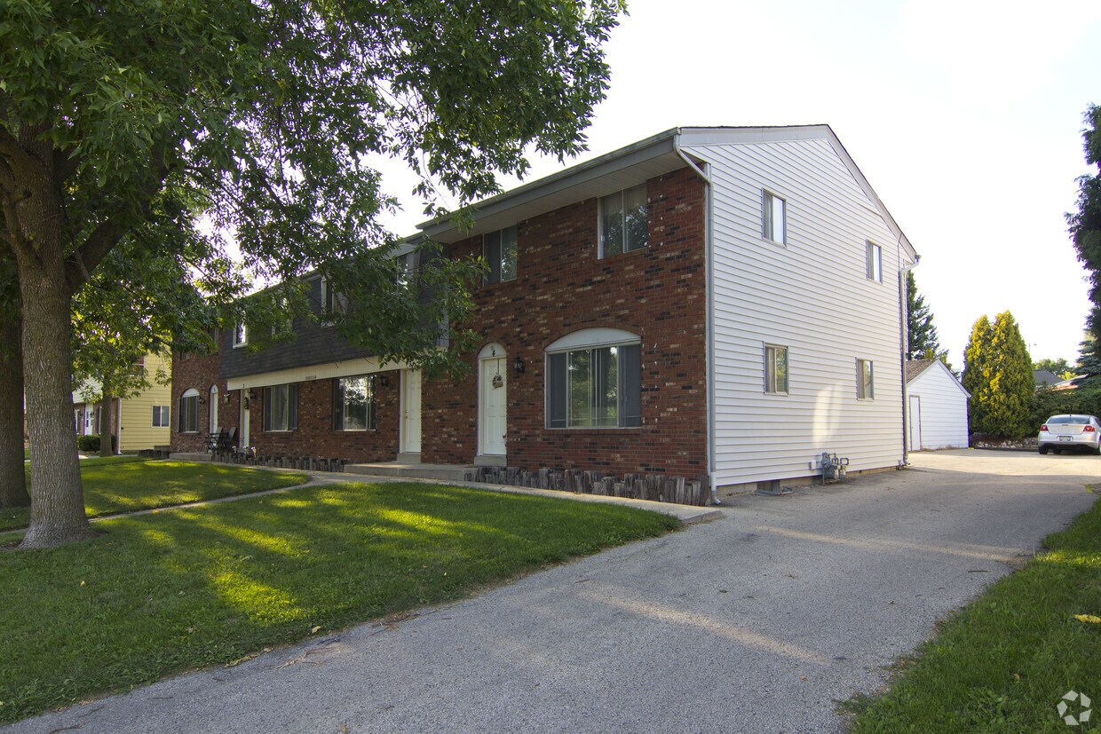 Building Photo - N169W20140 Georgetown Dr