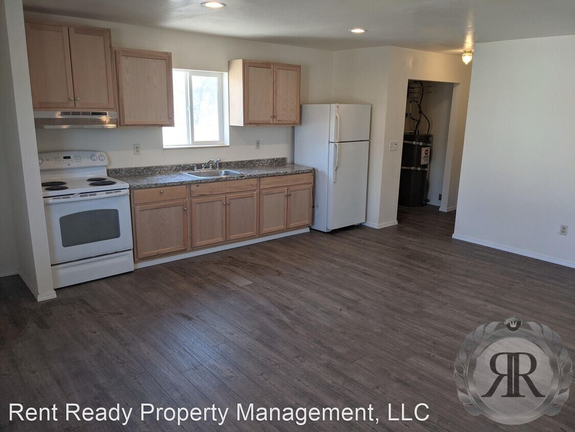 Foto principal - 2 br, 1 bath House - 122 South St
