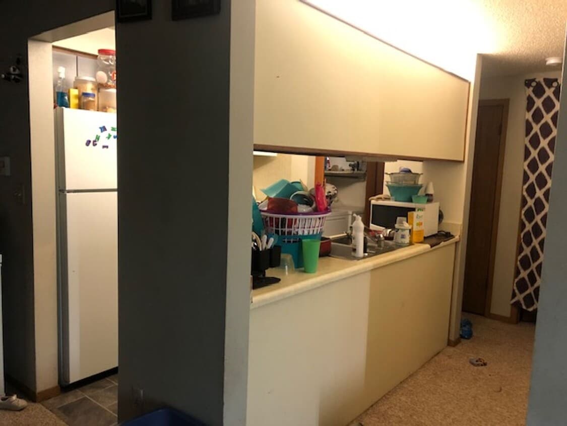 Building Photo - 2 Bedroom Condo Available 2026