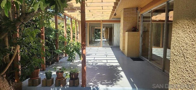 Foto del edificio - 1631 Cypress Ave.