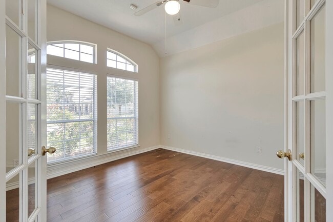 Building Photo - 11811 Newport Shore Dr